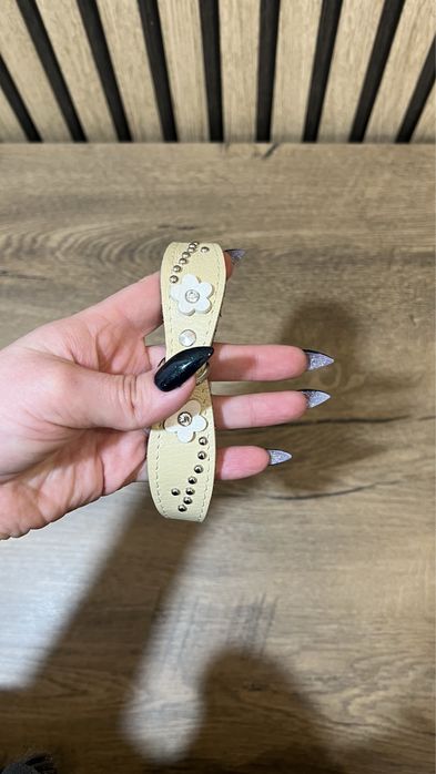 Ошийник світлий мʼякий всередині