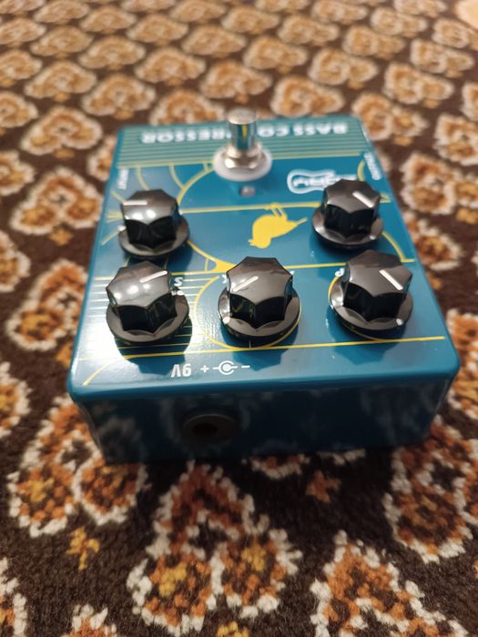 Efekt do basu Bass compressor