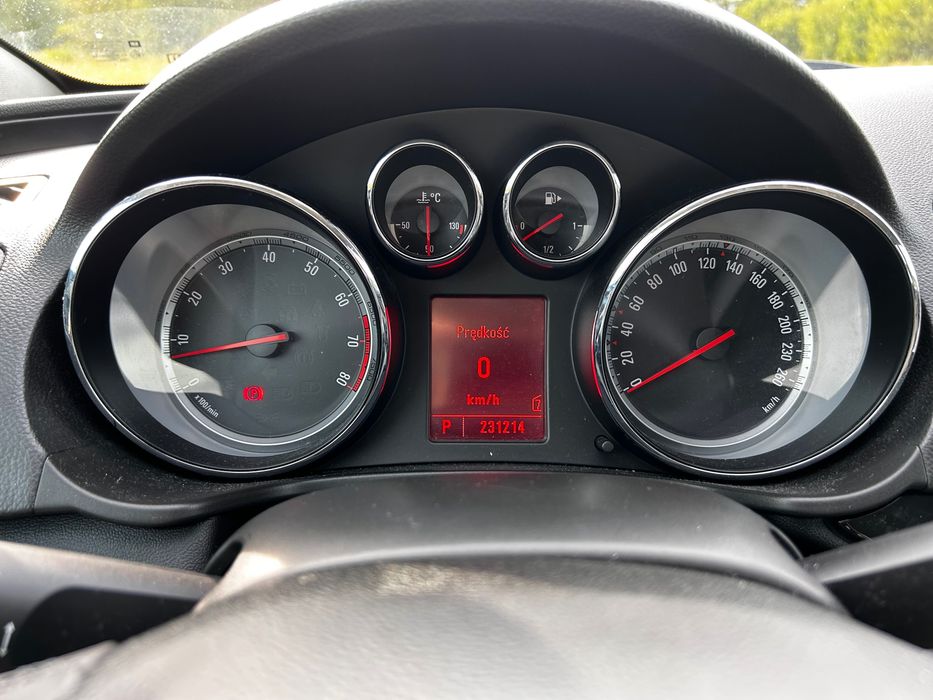 Opel Insignia 2.8 V6 Turbo 260 KM 4x4 | Ekran Tesla |