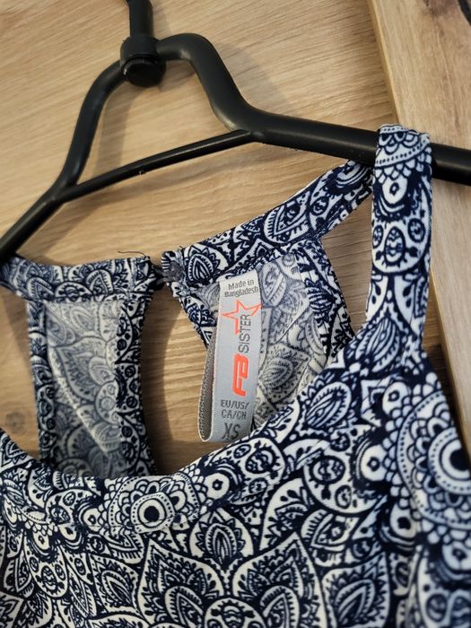 Granatowa bluzka damska top na lato XS 34/ S 36 z dekoltem halter wzorzysta bluzka crop top damski krótka bluzka  jak nowa