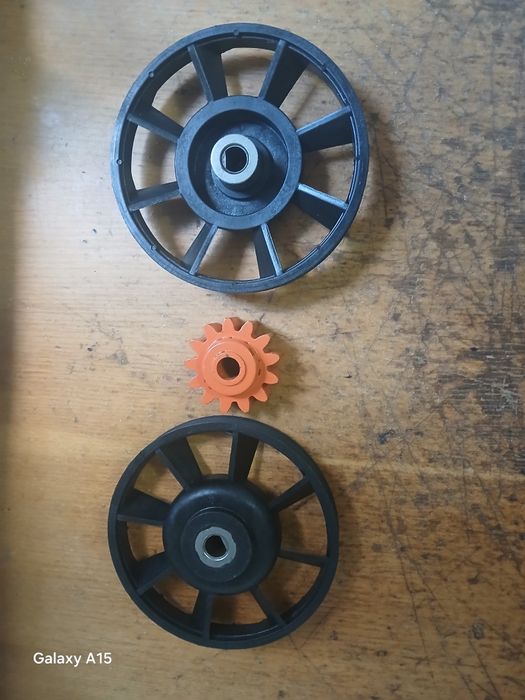 Шківи,шестерні,защіта мотора ,кнопки ,вали Бетоноиішалки