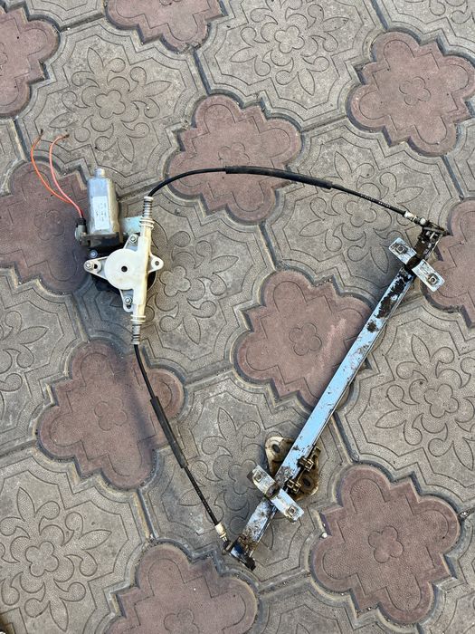 Склопідйомник чері амулет