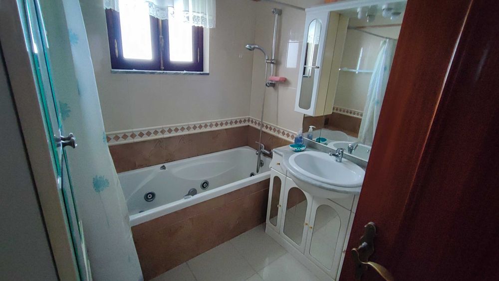 Aluga-se Quarto em casa de estudantes - Evora