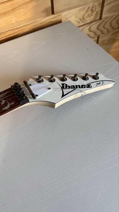 Pack Guitarra Elétrica Ibanez + Fender Frontman + Acessórios