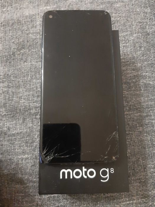 Motorola G8 XT2045-2 4/64 gb uszkodzony Moto G 8