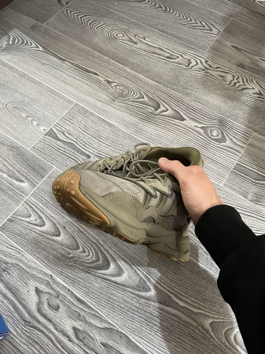 Adidas Ozweego EE6461 хакі, розмір 42.5 (US 9), ідеальний стан