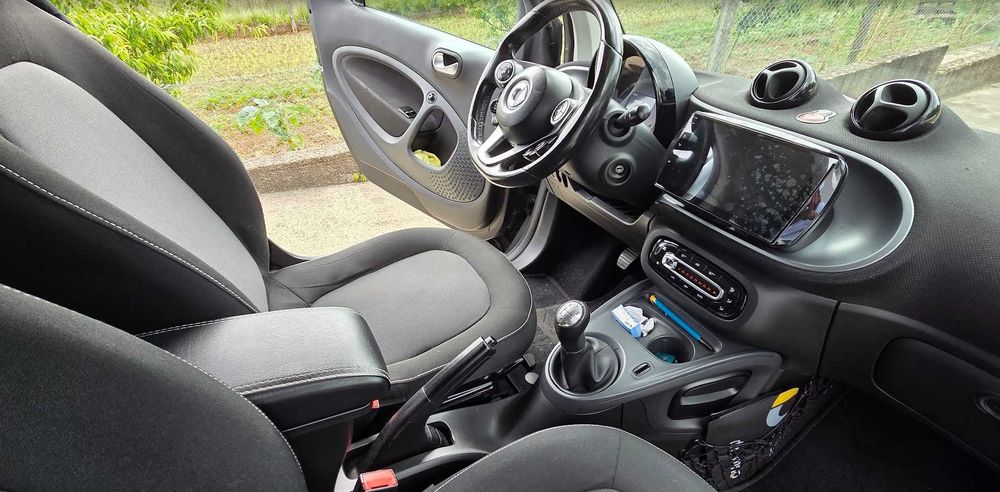 Smart ForTwo Coupé passion - 07-2016 - Gasolina - Apoio Braços Central