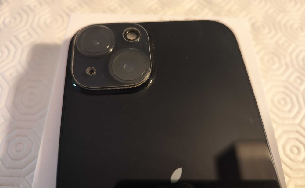 iPhone 14 – Excelente Estado + Acessórios Extra