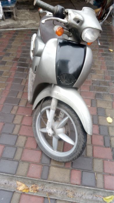 Продам скутер Aprilia