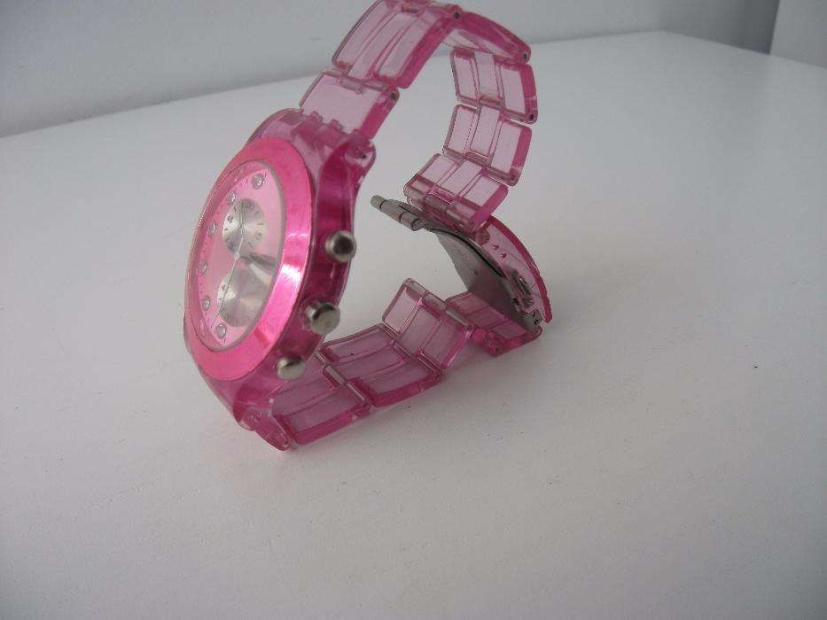 Relógio para Senhora muito bonito em rosa