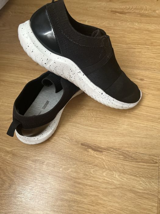 Кроссовки 37 . Clarks