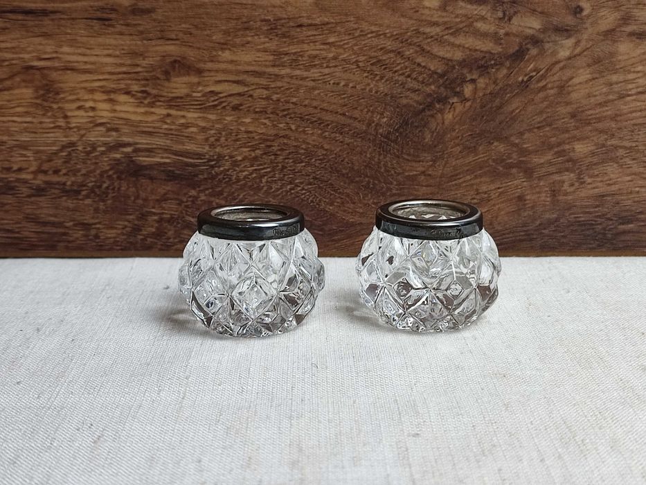 Szklane solniczki , przyprawniki - srebrne okucie