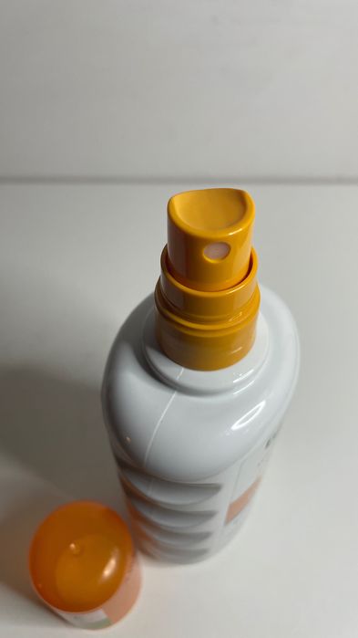 (121) Eucerin Sun Protection Sensitive Protect, spray ochronny do twarzy i ciała SPF50+, 200ml