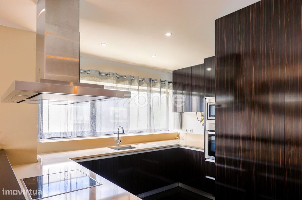Apartamento T2+1 Duplex em Cond. Fechado com Piscina Cepães, Espose...