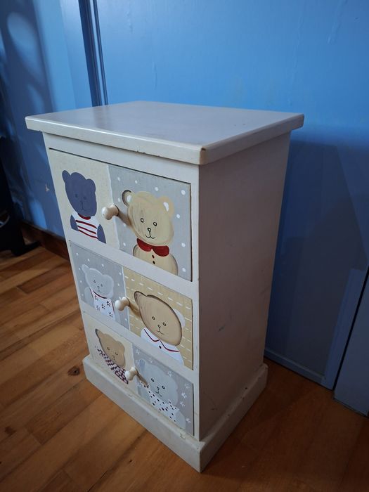 Mesa de cabeceira criança