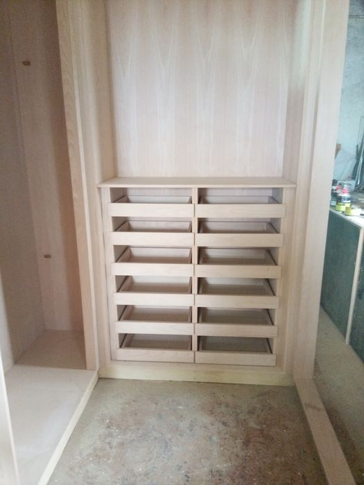 Carpenter for clean work64584425899266122