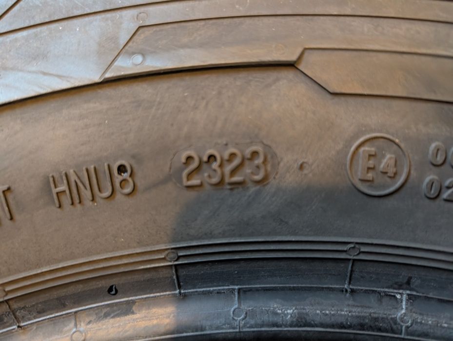 Continental ContiVanContact 100 215/70R15C 109/107S #34A