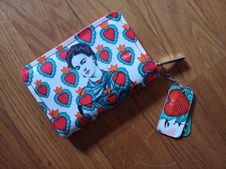 Carteira/Porta-moedas com imagem da Frida Kahlo (comprada no México)