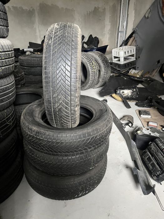 Продам зимові шини R17 та інші. Пари та комплекти. Розміри в описі
