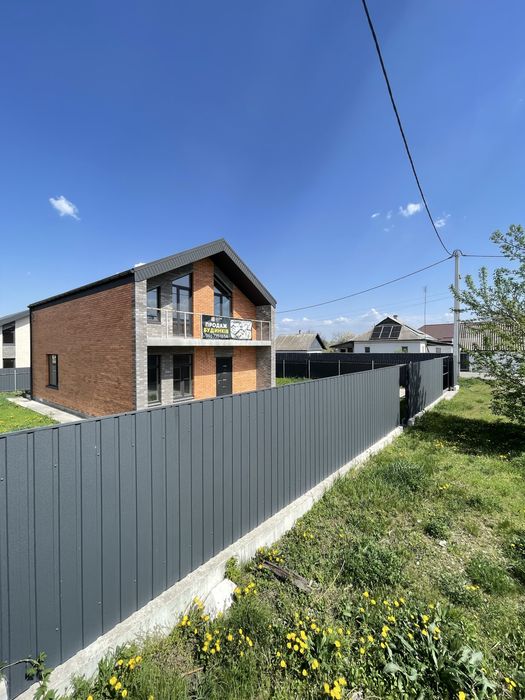 Продаж капітального 2-поверхового цегляного будинку можна під ЄОселю