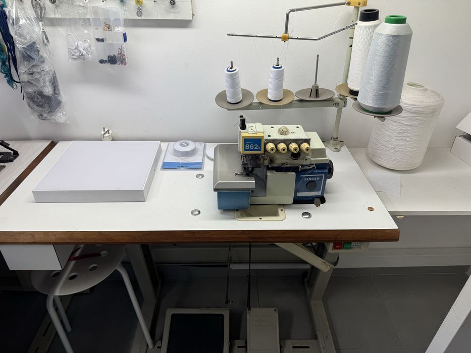 Vendo Maquina corte e cose usada.