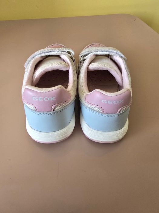 Дитячі кросівки Geox
