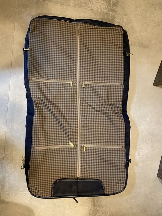 Podrozne etui na garnitury/koszule