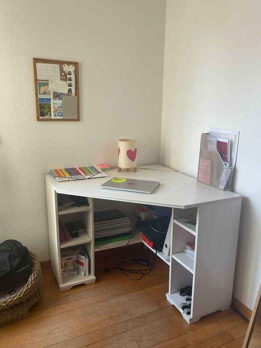 Secretária branca do IKEA