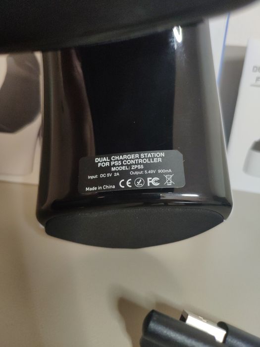 Kontroler ładowarka Zacro PS5 przenośna stacja