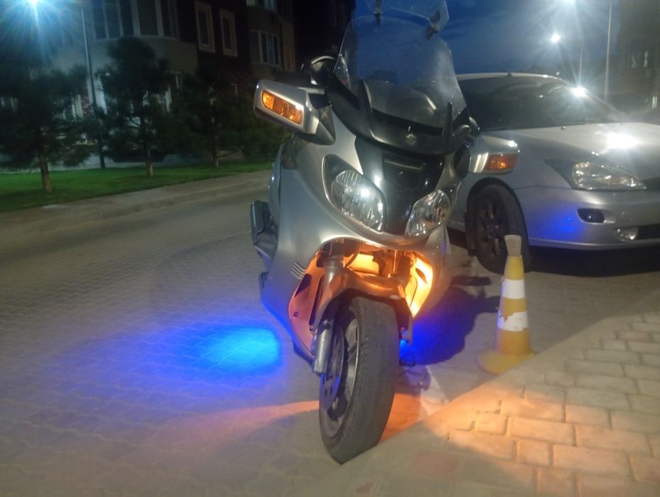 Suzuki skywave 650