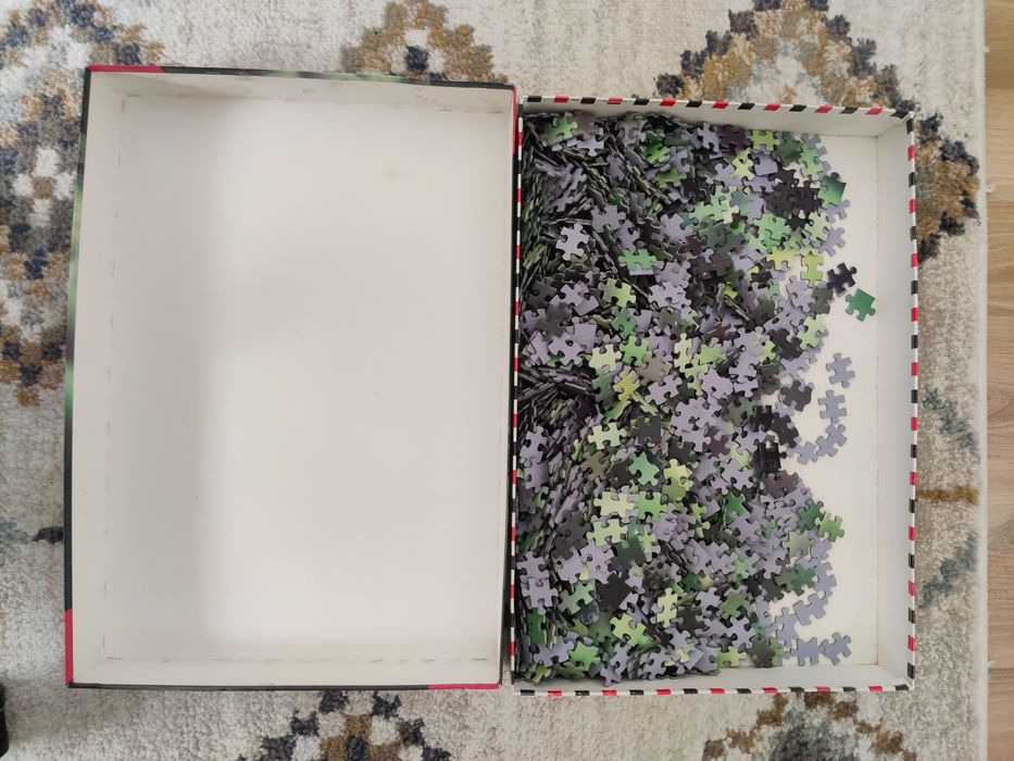 Puzzle de 1500 peças.
Entrego em mão na zona do Areeiro.