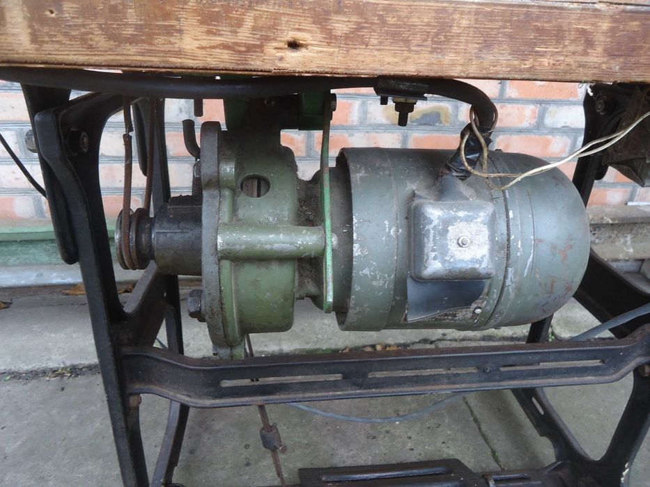 Швейна машина 22 класу, електропривід