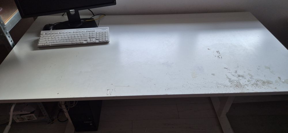 Ikea biurko z regulacją Trotten