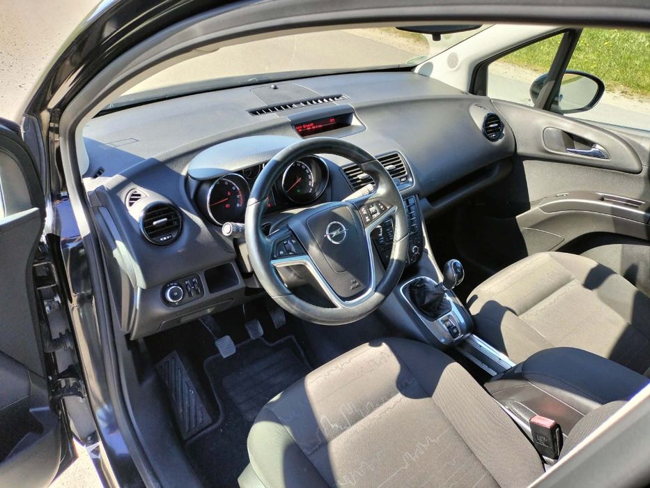 Opel  Meriva b  Niski przebieg
