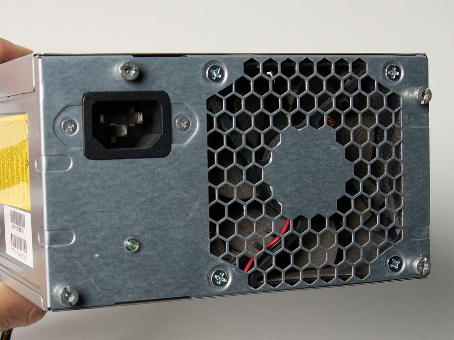 Fonte de alimentação para PC HP Compaq 300W (HP-D3006A0)