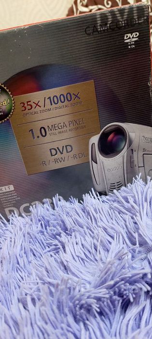 Відеокамера Canon DC230