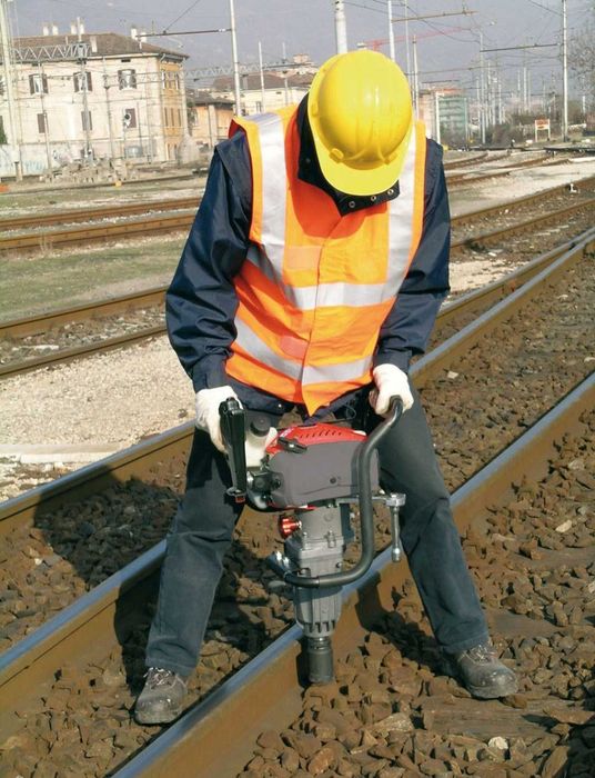 Zakretarka kolejowa CCMBRE spalinowa klucz kolejowy spalinowy 2500 Nm, 5,6 KM obrotowo udarowy obrotowoudarowy