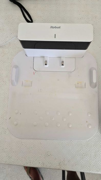 iRobot Braava Jet m6 – Robô Mopa Inteligente com Base de Carregamento