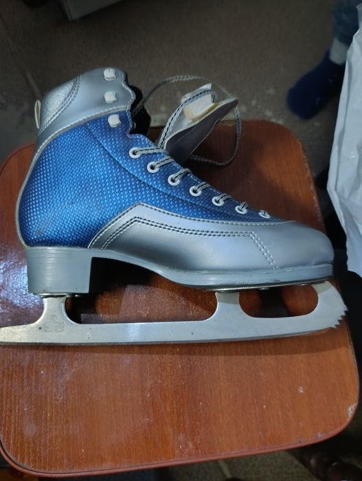 Ковзанки/коньки (39 розмір