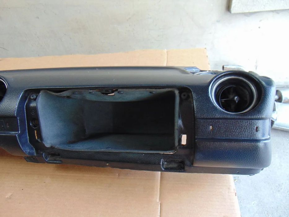 Mercedes W123 tablier usado em bom estado