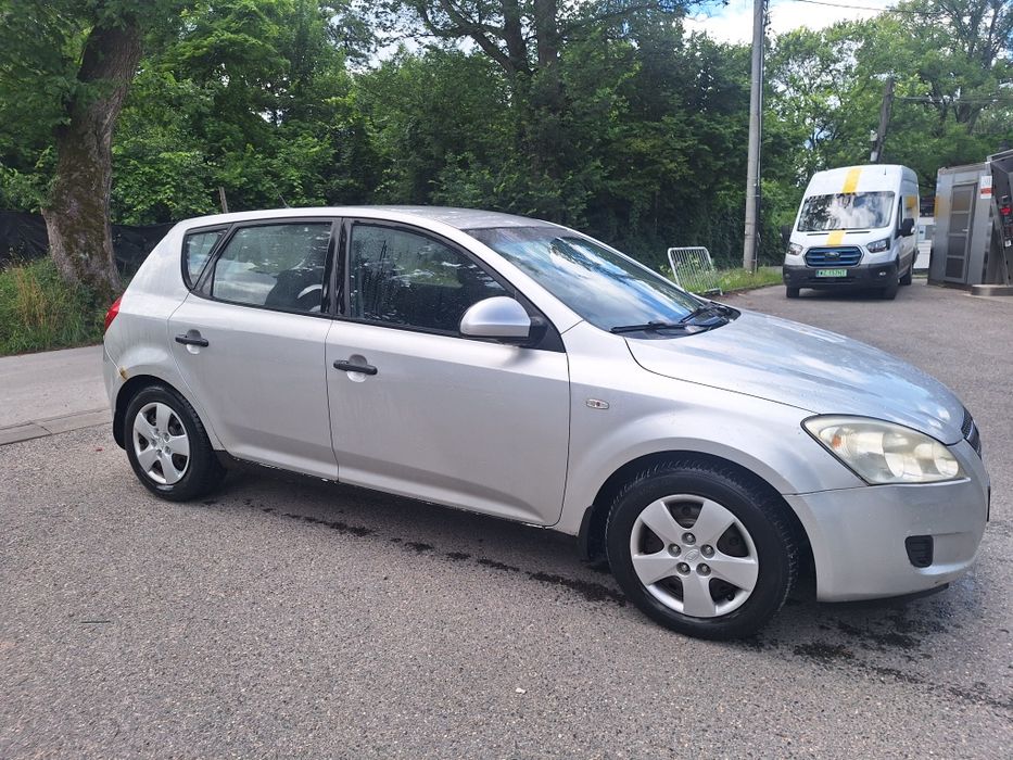 Kia ceed hatchback