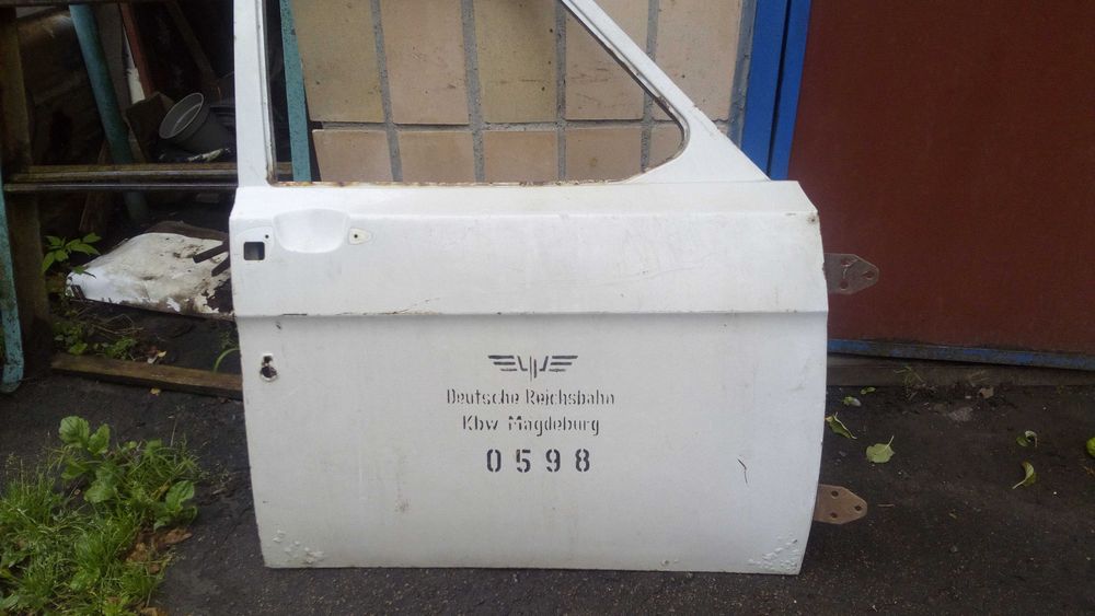 Двери передние правые на волгу, газ 24