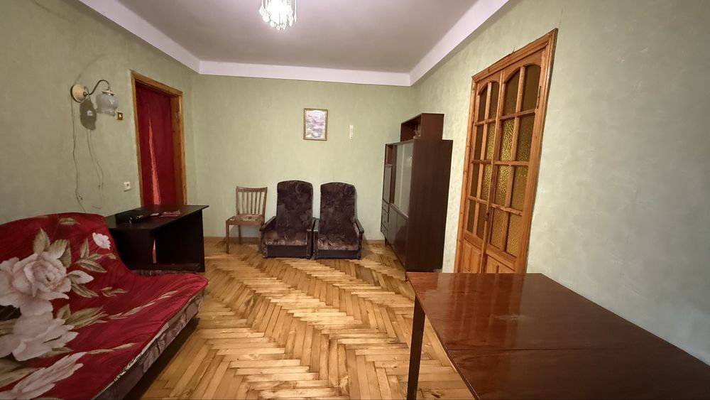 Продается 2-х комн. кв. в центре