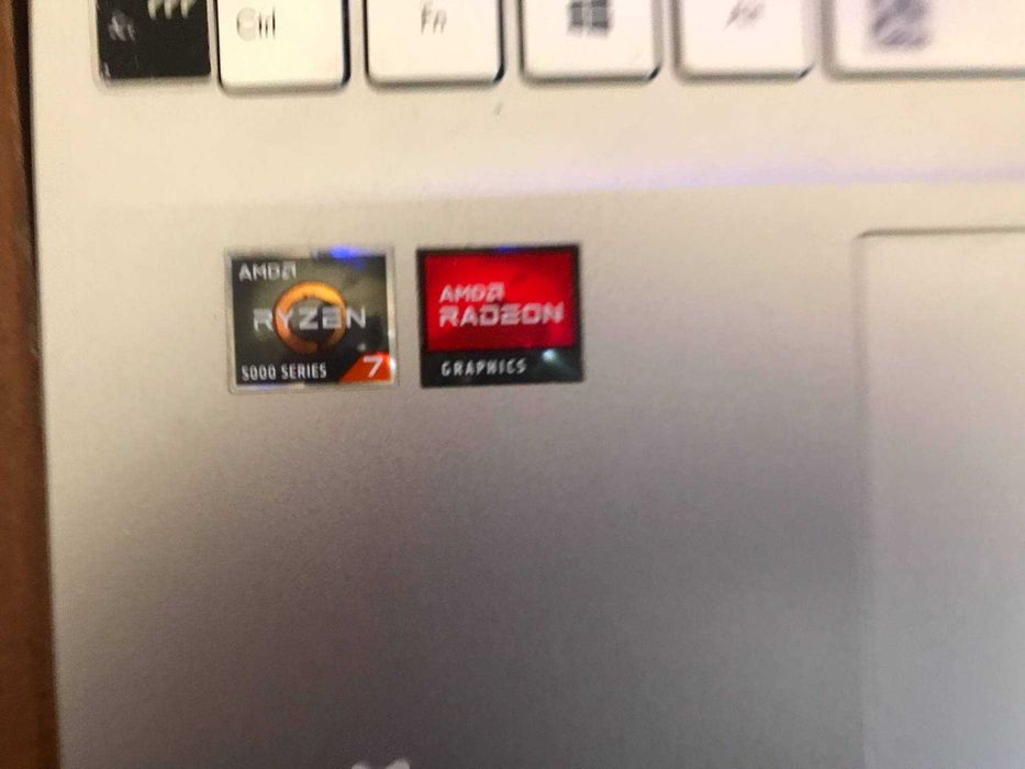 ASUS VivoBook X513UA (Ryzen 7 5700U, 16GB RAM