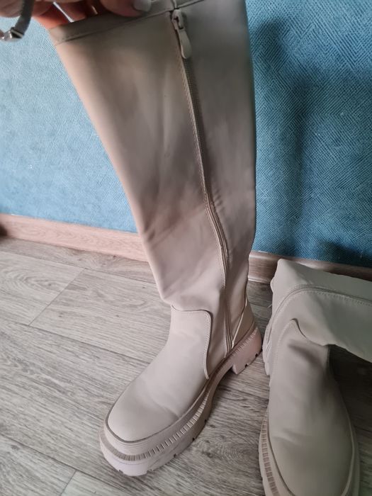 Жіночі осінні сапоги