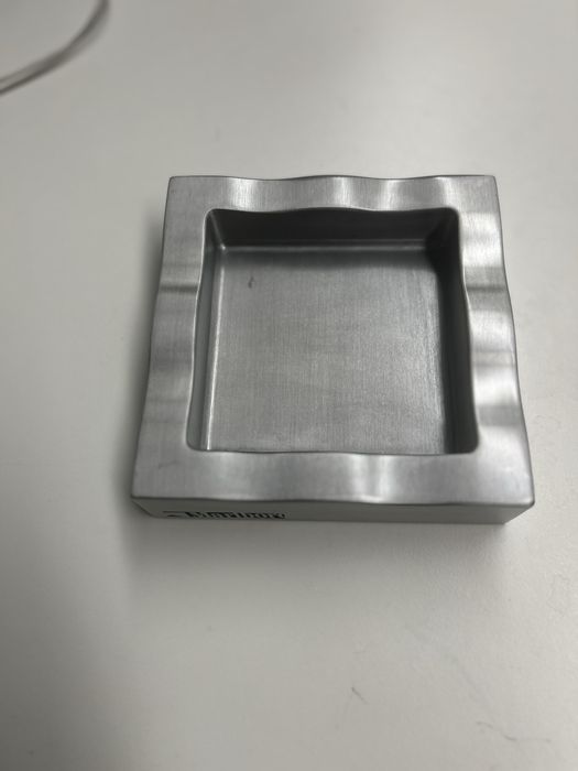 Cinzeiro Marlboro em aço
