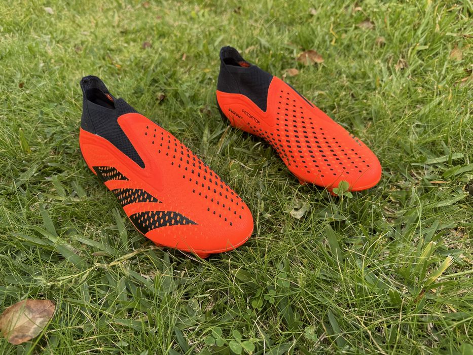 Chuteiras Adidas  predator + saco
