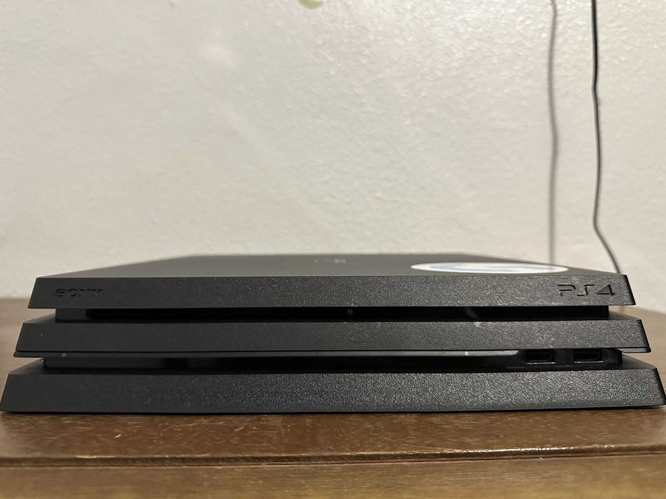 PS4 Pro & Comando