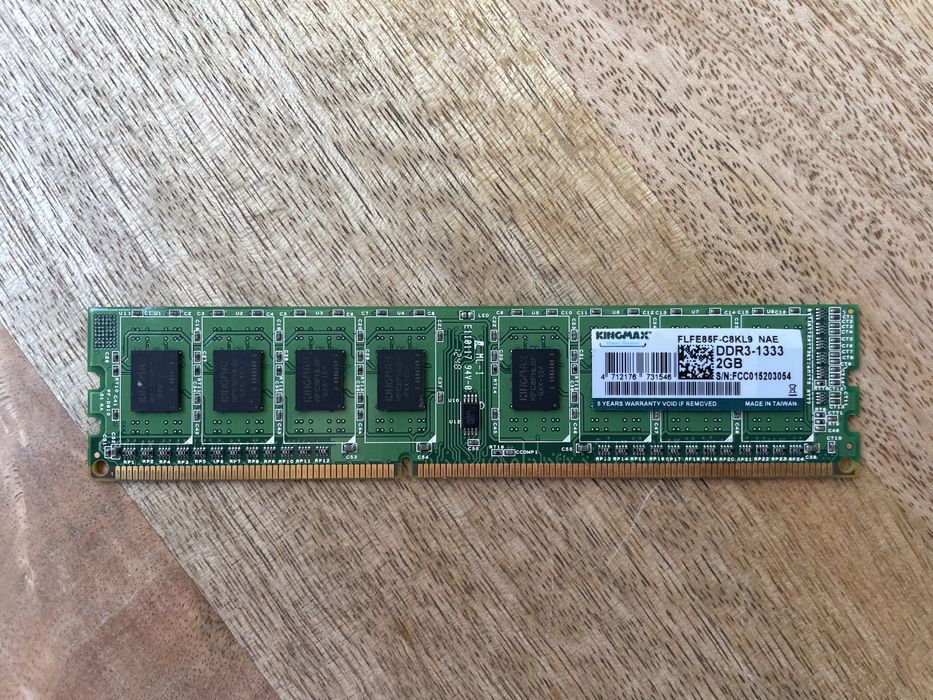 Оперативна памʼять DDR3 2Gb б/в