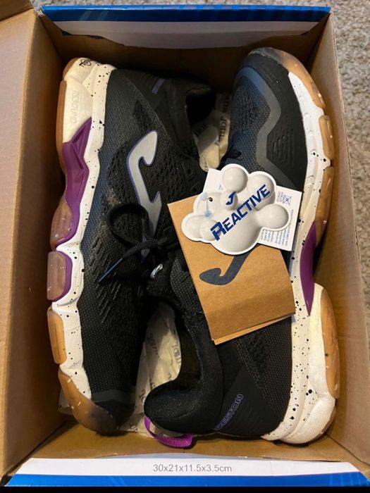 Ténis indolor tamanho 41 para desporto de raquete, novos